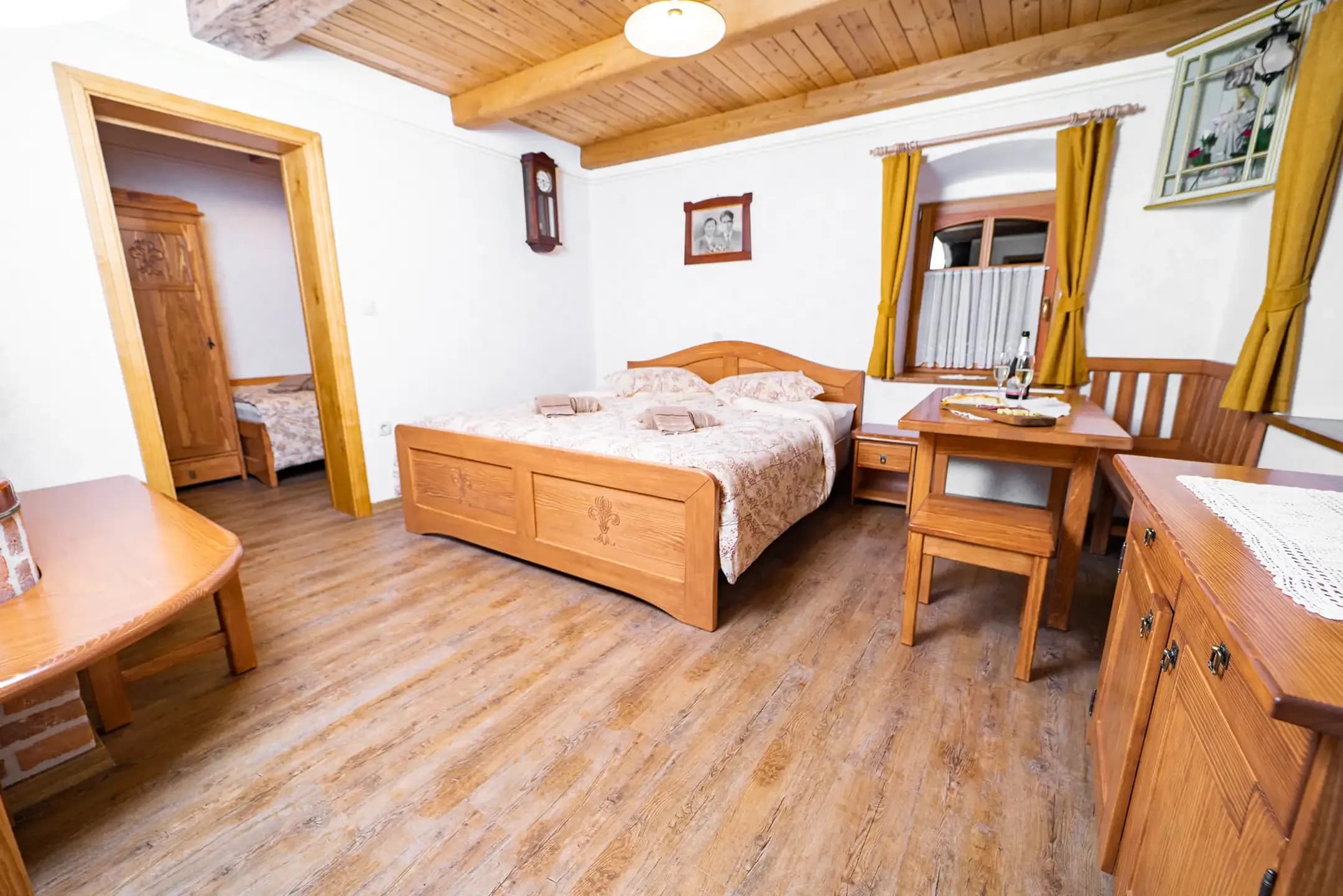 Soba stara hiša 1 – Gostišče Močivnik